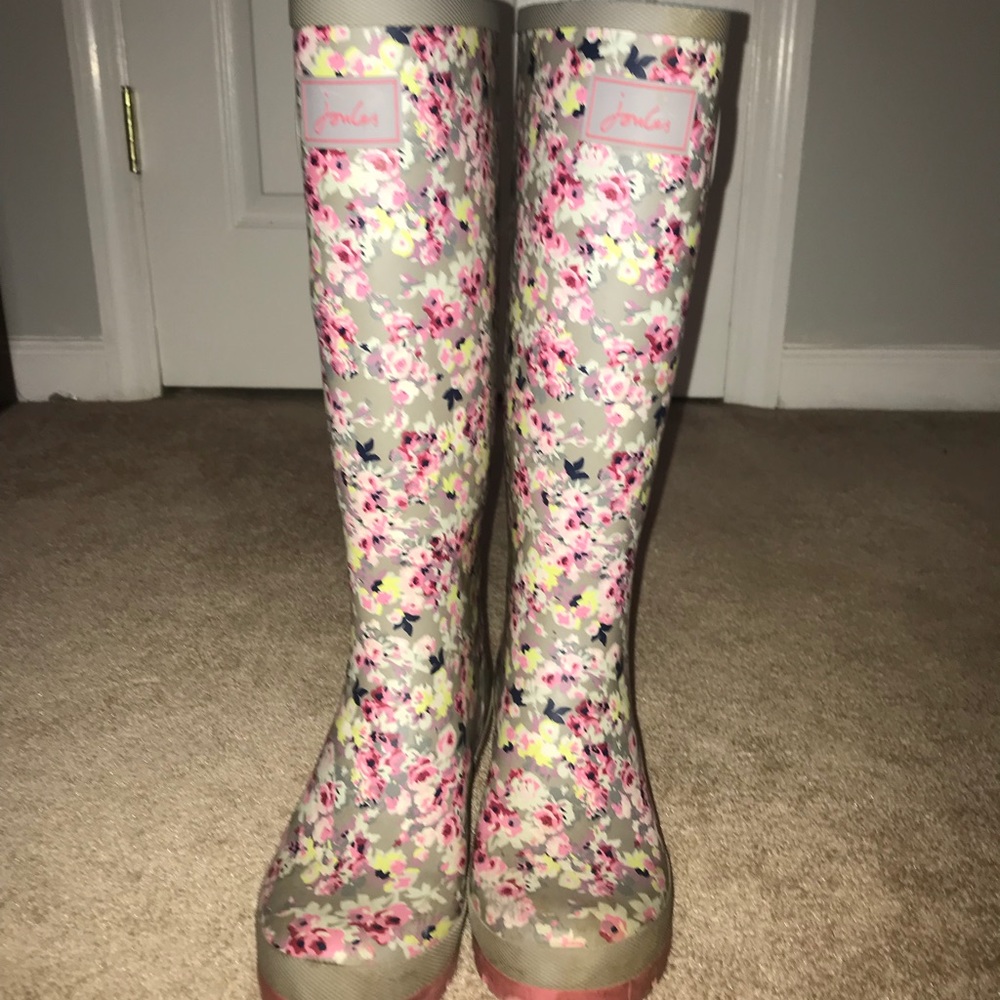 🌸 Beautiful Floral Rain Boots 🌸